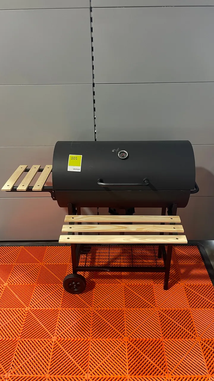 Holzkohlegrill mit Smoker-Optik